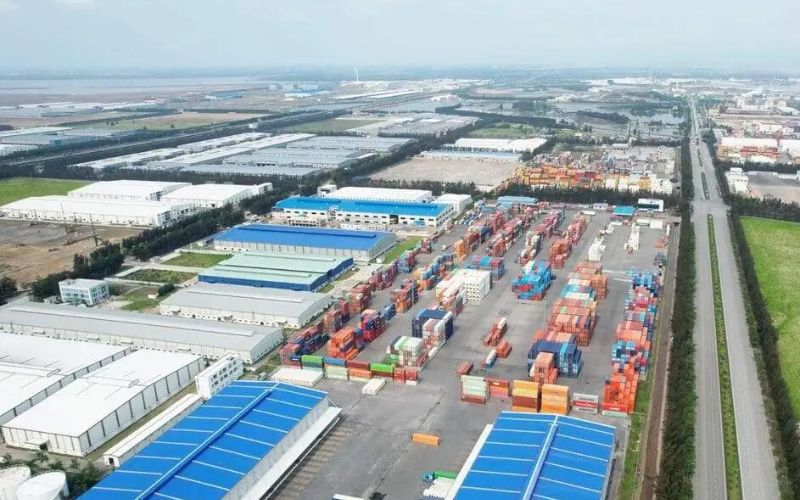 Aerial view of factory buildings and warehouses illustrating Vietnam’s complex industrial manufacturing capabilities.